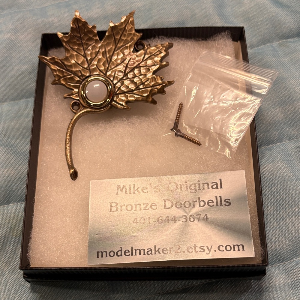 Bronze Leaf Doorbell with White Accent